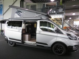 Bürstner Copa, urban vehicle, buscamper, buscamper kopen, Bürstner buscamper, buscamper met hefdak, urban vehicle met hefdak, buscamper voor 4 personen